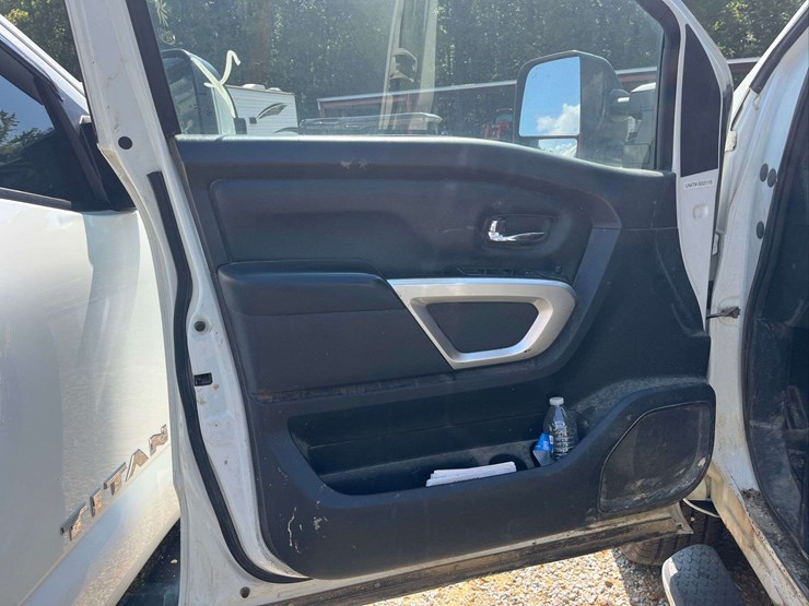 2018-nissan-titan-image-9