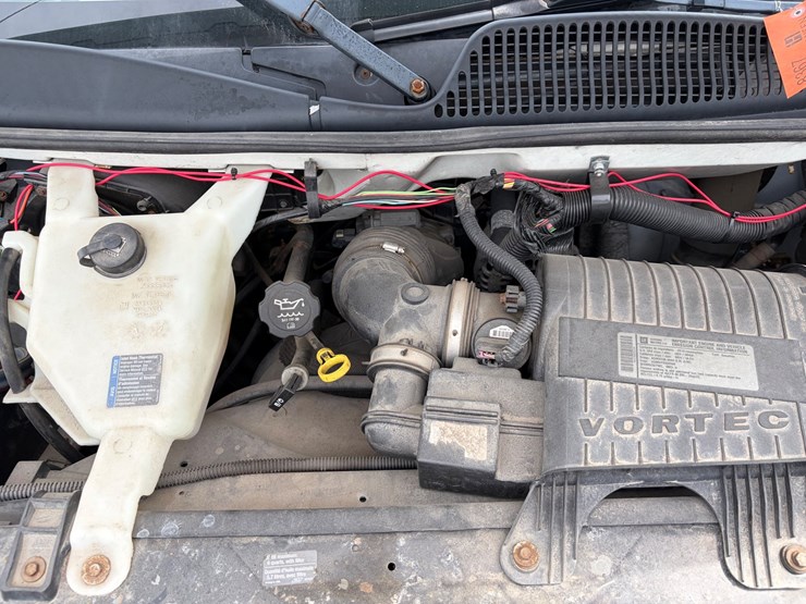 2010-gmc-3500-image-12