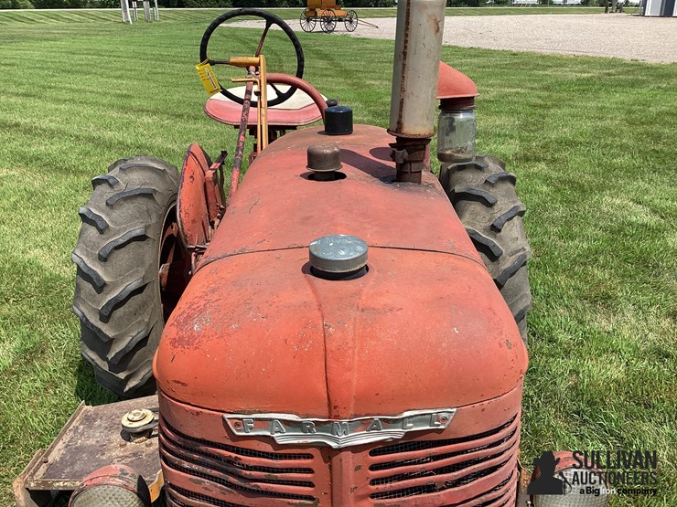 1946-farmall-a-2wd-tractor-w/woods-belly-mower-image-19