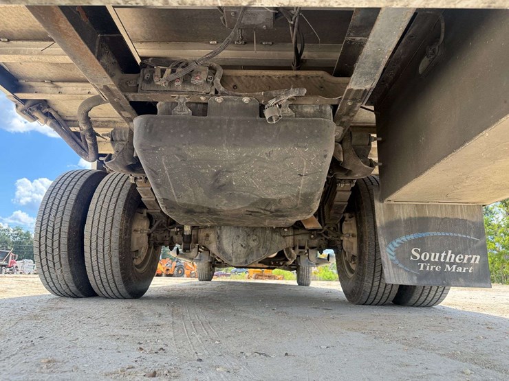 2020-chevrolet-3500-image-9