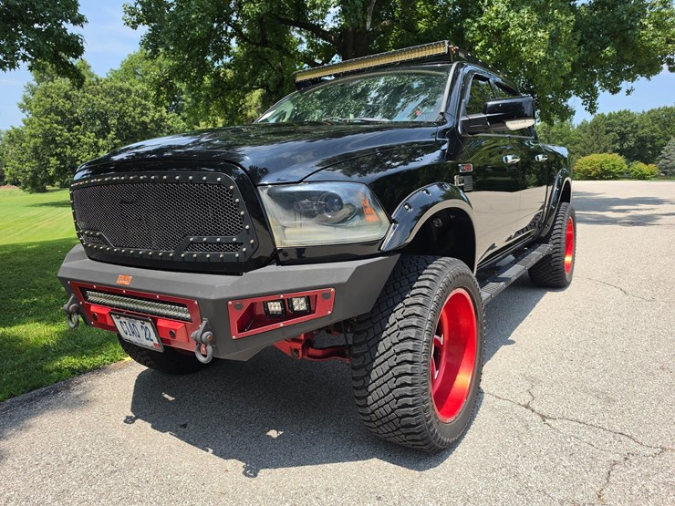 2014-dodge-1500-image-1