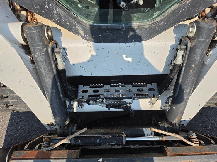 2023-bobcat-t770-image-59