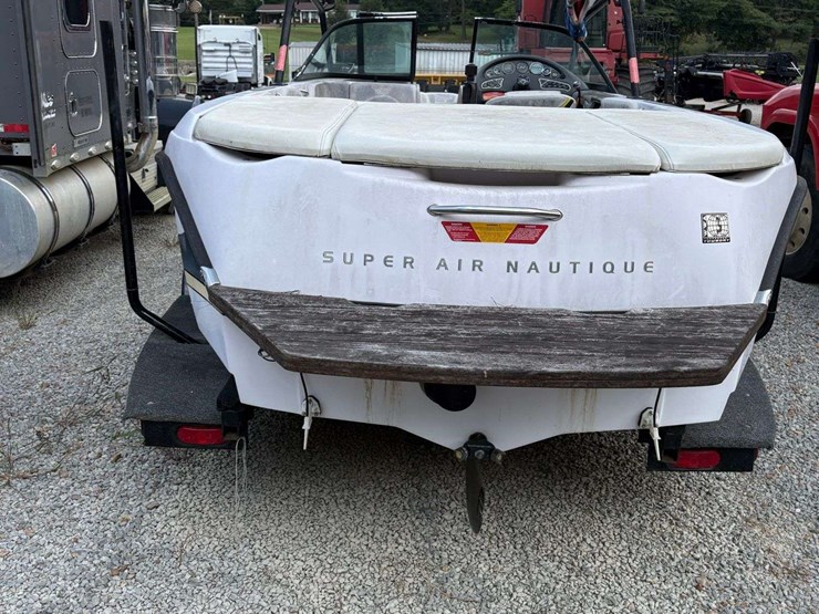 2002-smoke-craft-super-air-nautique-boat-image-13