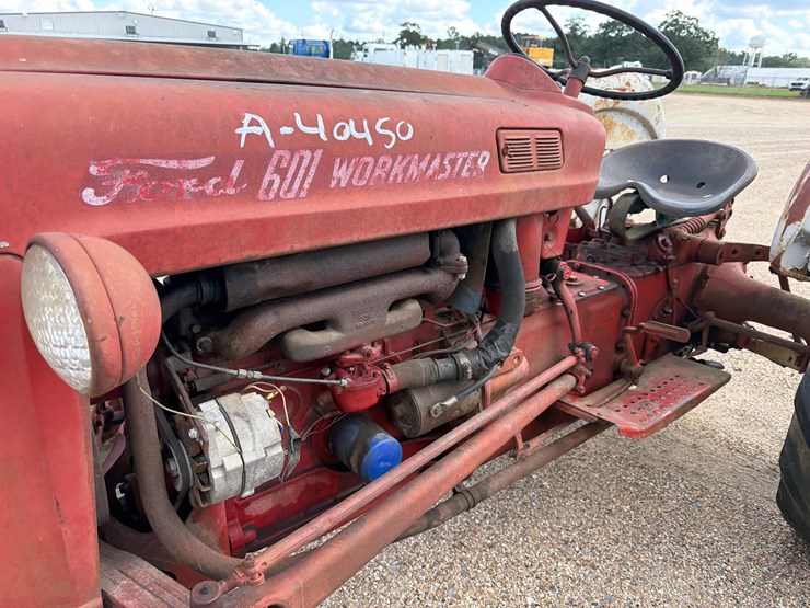 1958-ford-601-workmaster-image-9