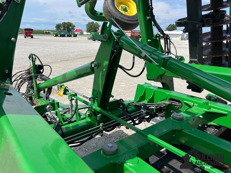 2021-john-deere-2660vt-image-18
