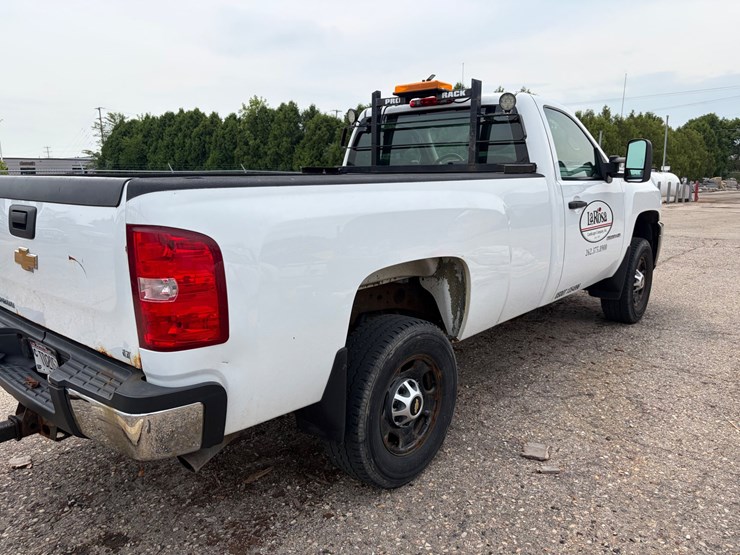 2012-chevrolet-3500-image-4