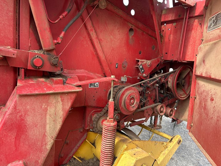 new-holland-650-image-10