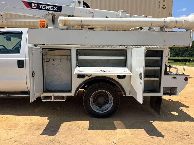 2015-ford-f550-image-24