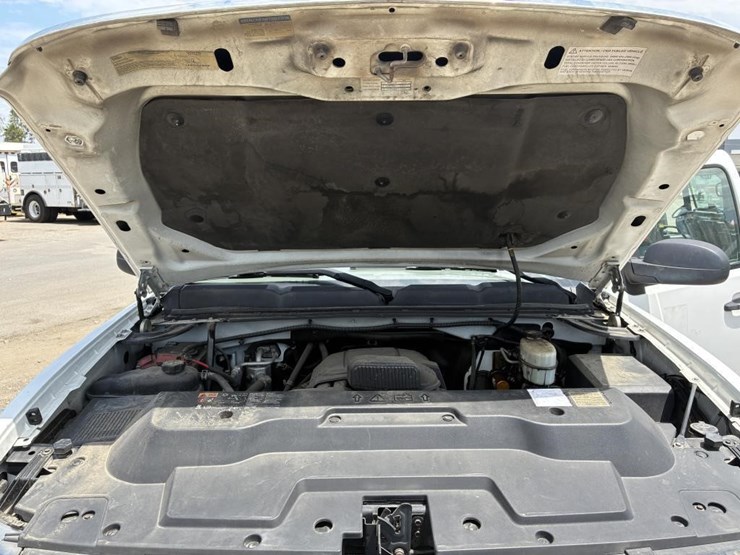 2013-chevrolet-silverado-2500-image-10