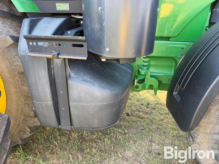 john-deere-8235r-image-17