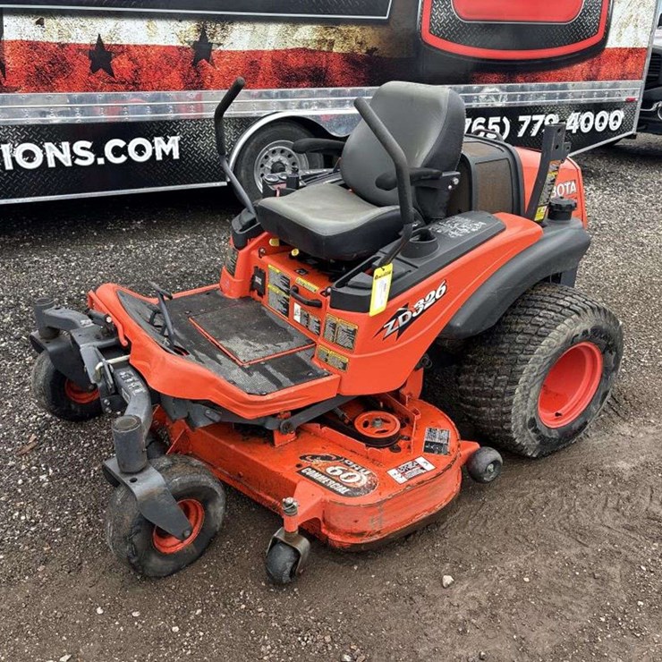 KUBOTA ZD326