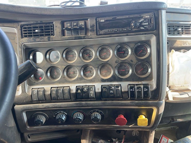 2015-kenworth-w9-series-tractor-truck-image-27