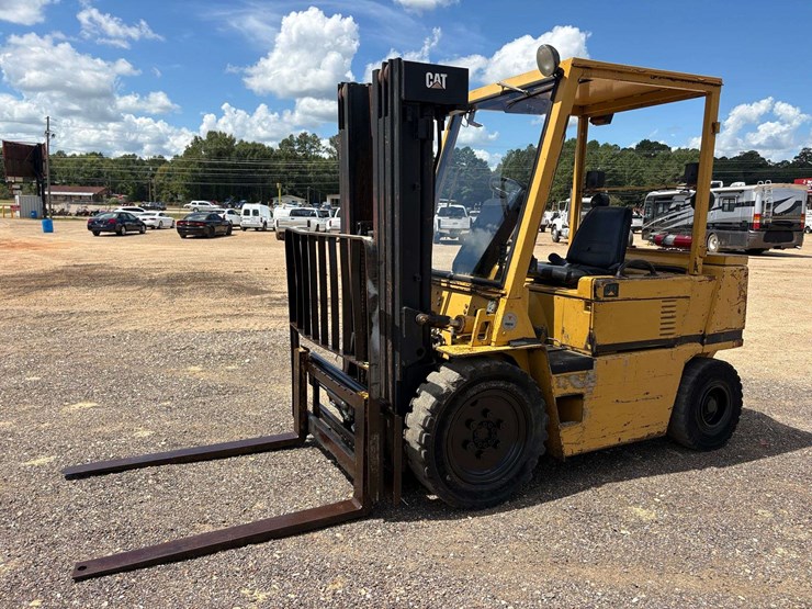 caterpillar-v50d-image-1
