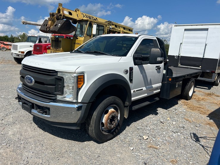 2017-ford-f550-image-1