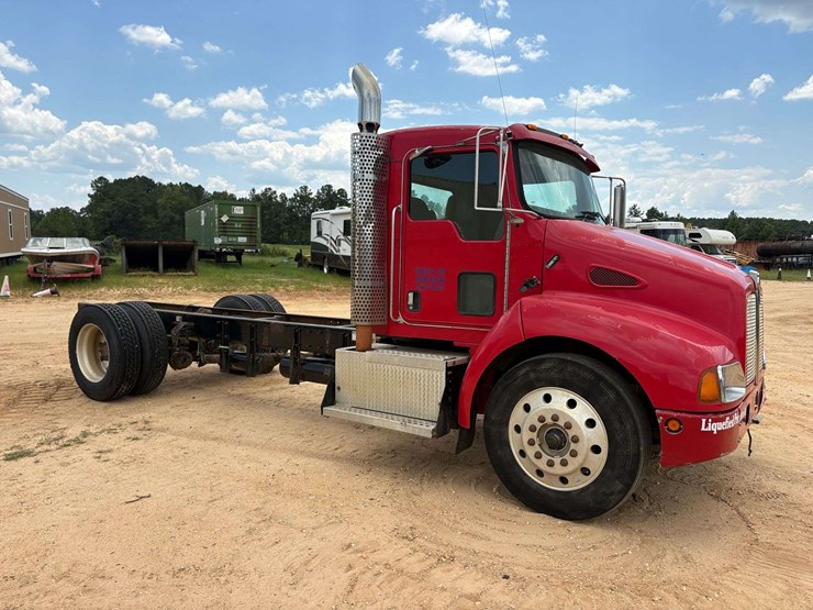 2008-kenworth-t300-image-4