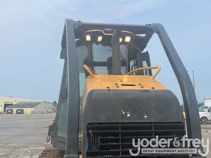 2017-caterpillar-d5k2-xl-image-35