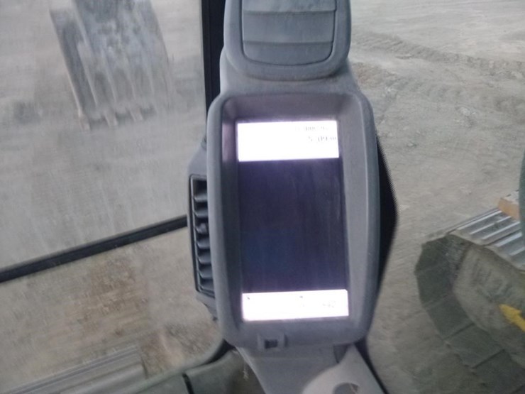 2019-deere-345g-lc-image-12