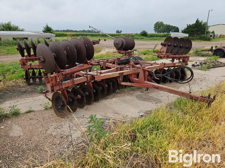 massey-ferguson-620-image-3