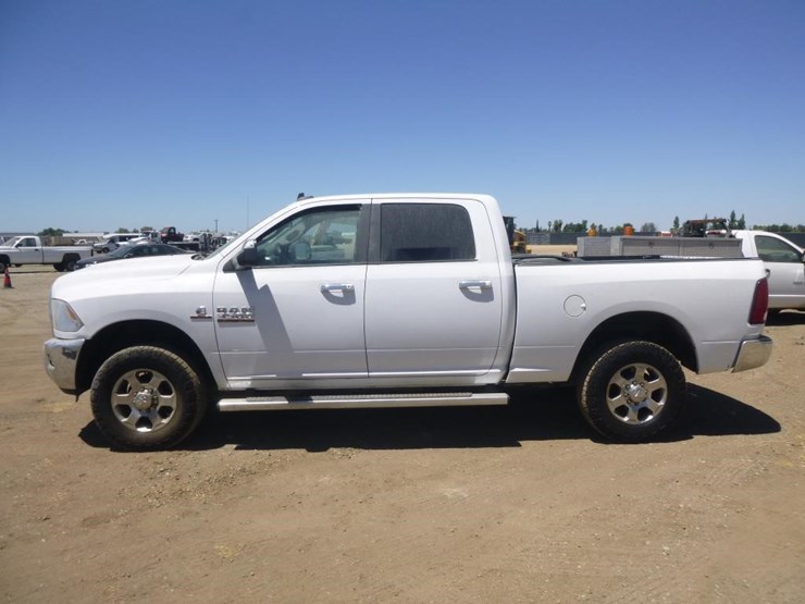 2017-dodge-3500-image-6