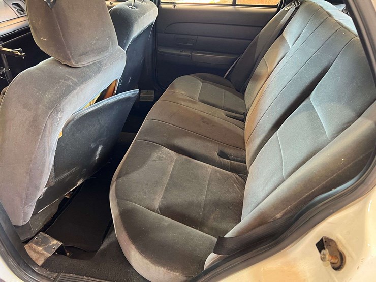 2004-ford-crown-vic-(211,135-miles)-image-34