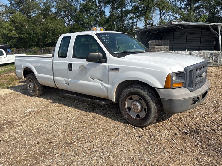 2005-ford-f250-image-3