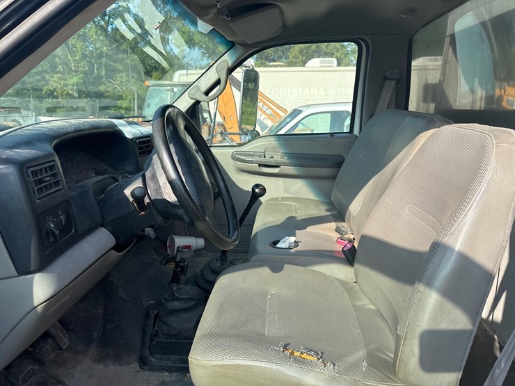2001-ford-f650-image-12