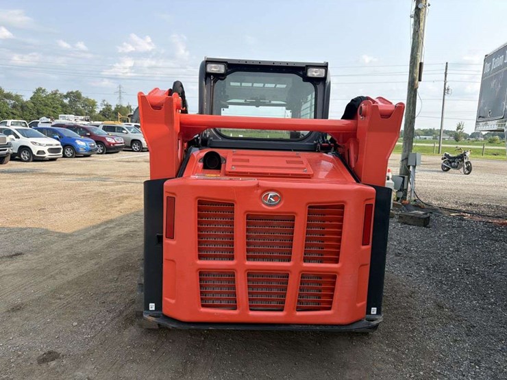 kubota-svl65-2-image-4