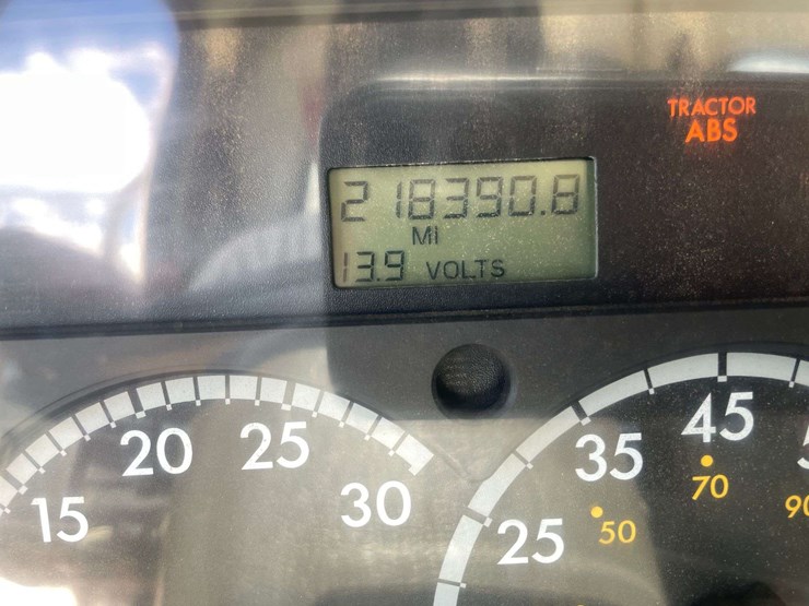 2007-sterling-l9500-image-28