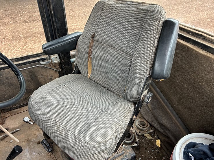 case-ih-t4586-image-33