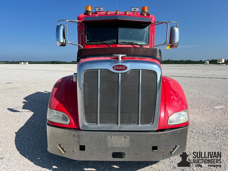 2012-peterbilt-386-image-2
