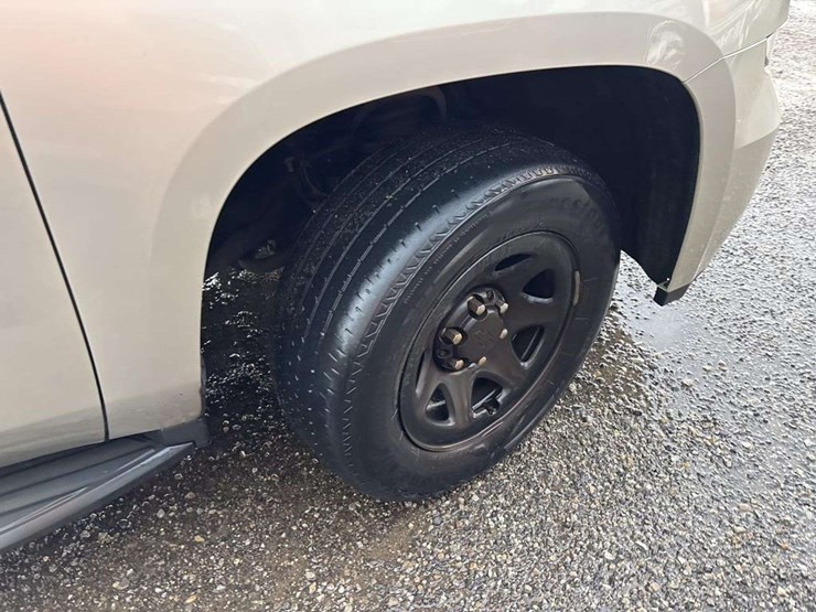 2017-chevrolet-tahoe-image-9