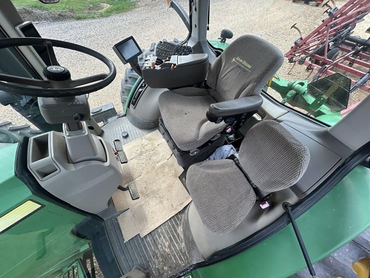 2013-john-deere-8285r-image-18