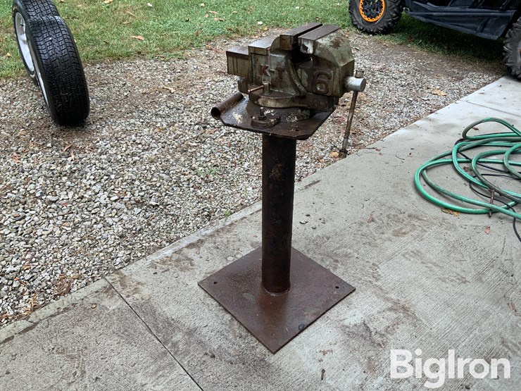 k-tool-6"-free-standing-hand-vice-image-7