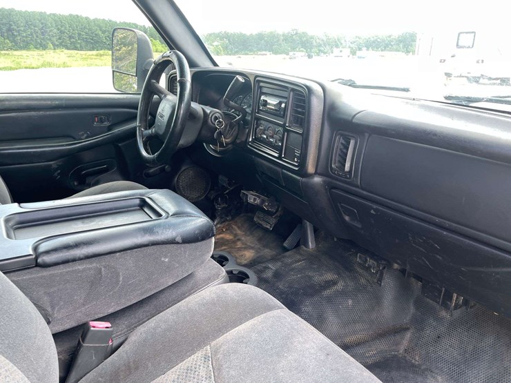 2002-gmc-sierra-2500-image-17
