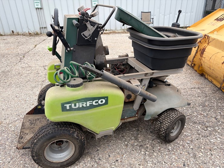 #8389-•-turfco-t3100-spreader-image-1