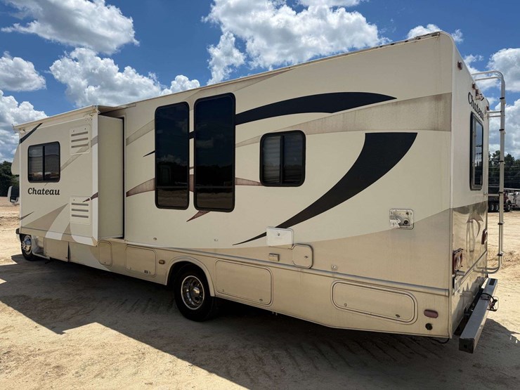 2007-chevrolet-express-"chateau"-(72,384-miles)-image-3