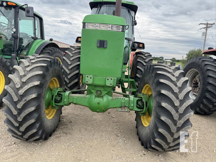 1990-john-deere-4455-image-32