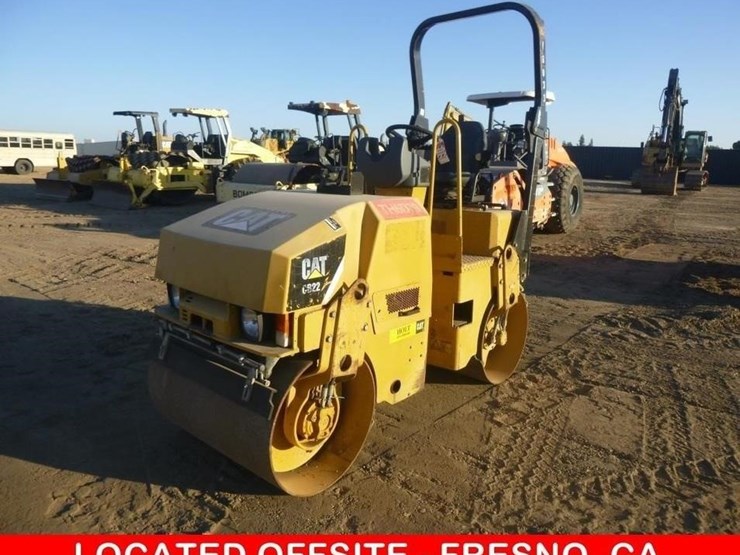 2013-caterpillar-cb22-image-1