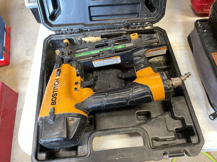 #10137-•-bostitch-pneumatic-brad-nailer-image-2