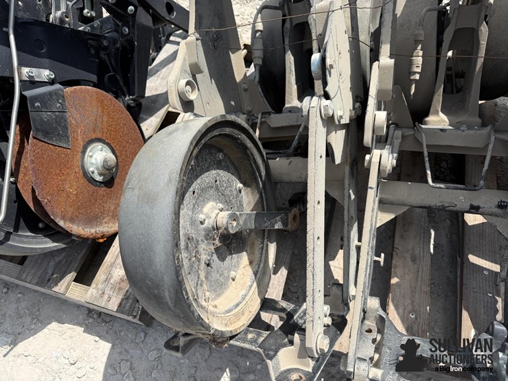 kinze-4000-series-row-units-(bid-per-unit)-image-17
