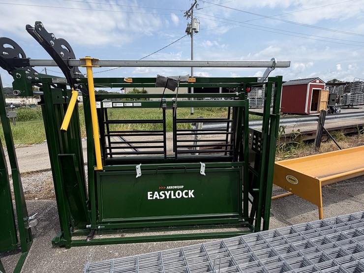 new/unused-arrowquip-easylock-33-series-chute-image-1