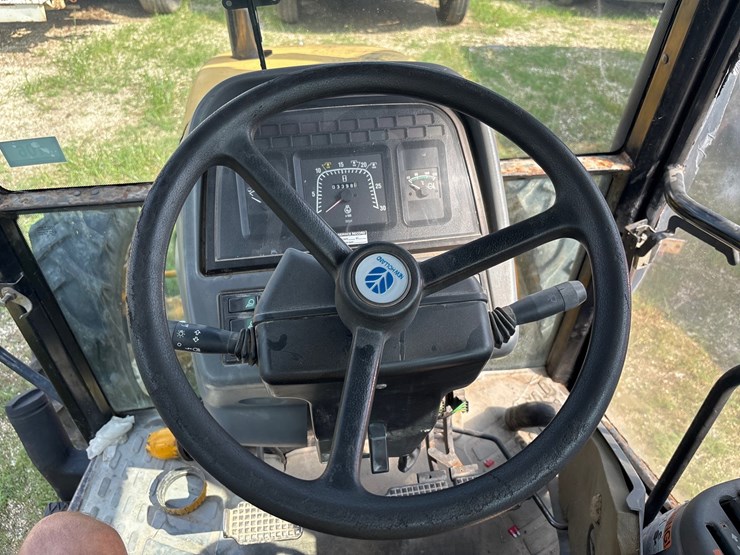 #106-•-2002-new-holland-tractor-image-8