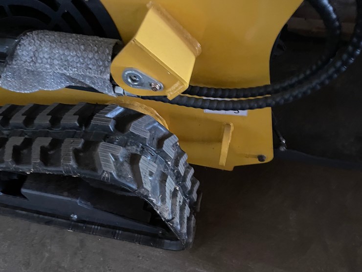 #9732-•-land-hero-mini-skid-steer-loader-image-28