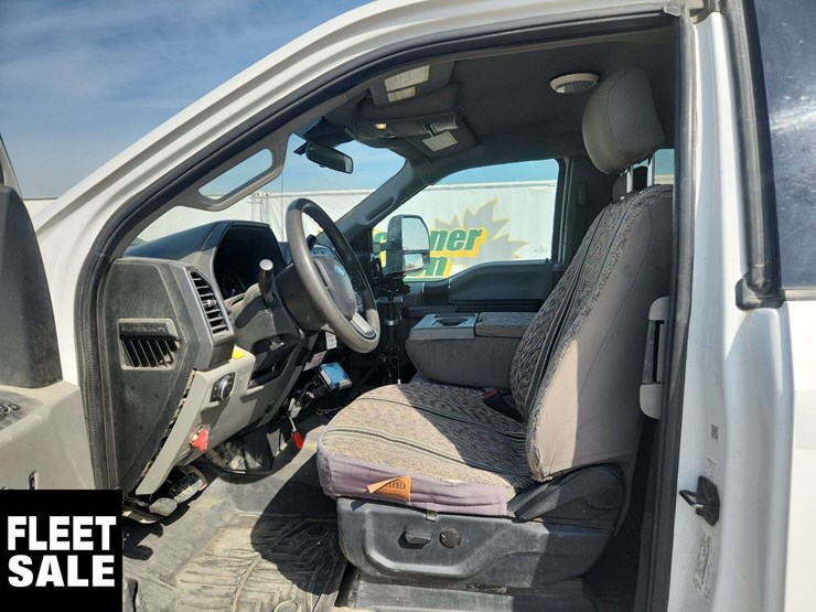 2020-ford-f550-image-47