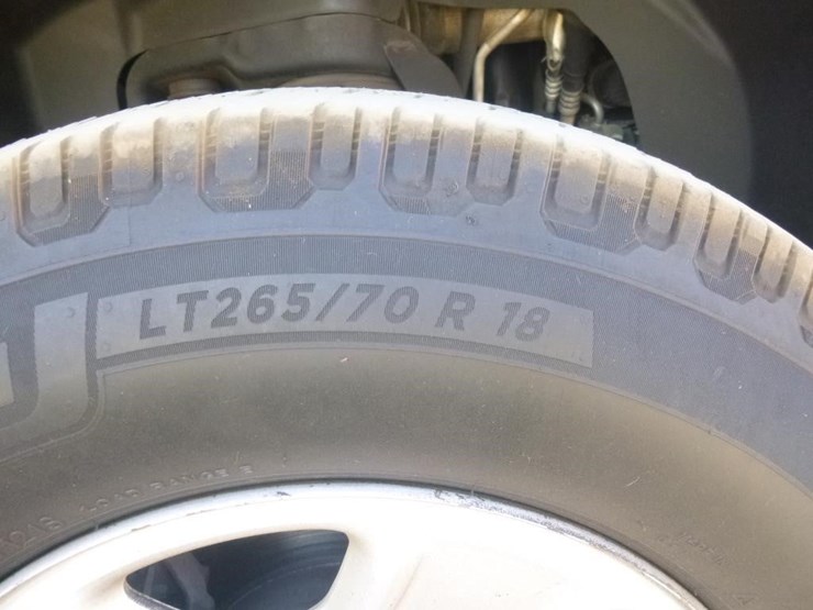 2016-dodge-3500-image-29