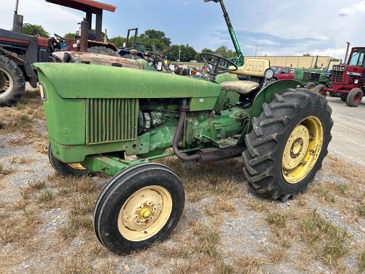 john-deere-820-image-2