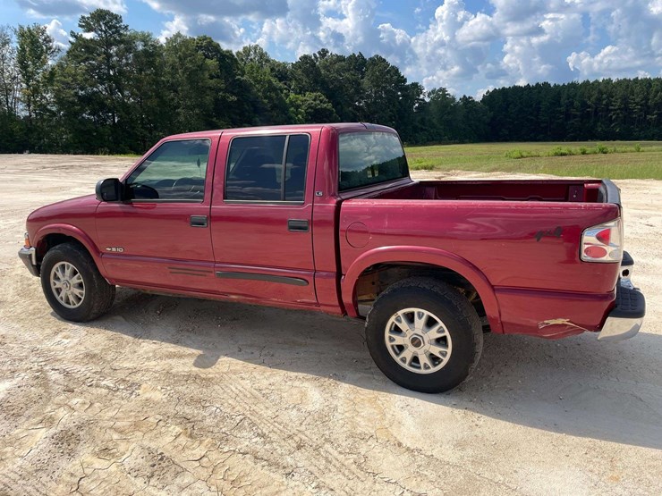 2002-chevrolet-s10-image-2