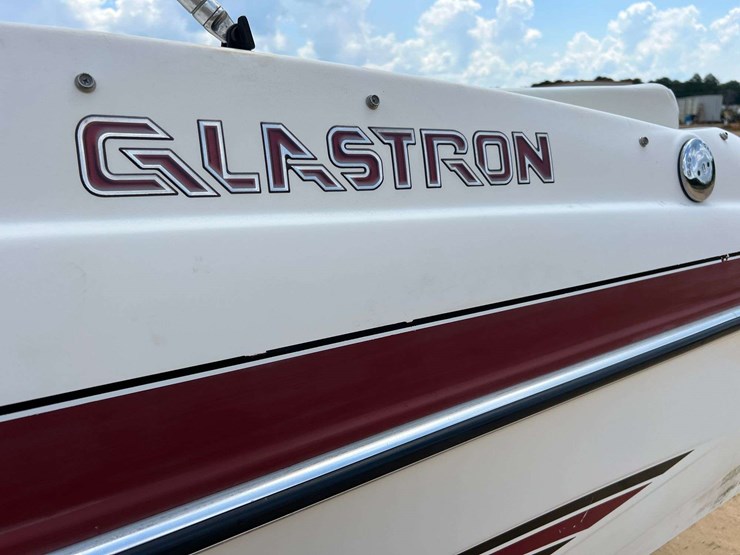 2007-glastron-gt-205-bowrider-boat-w/-volvo-penta-5.0l-v8-&-volvo-penta-sx-a-stern-drive-image-17