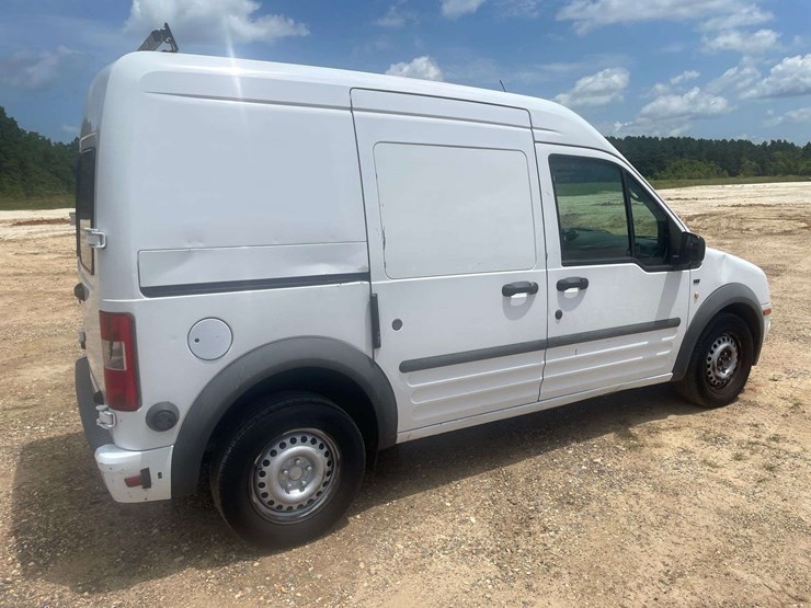 2011-ford-transit-connect-image-3