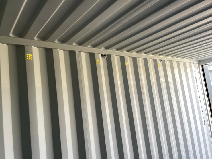 #404-•-20'-shipping-container-image-20